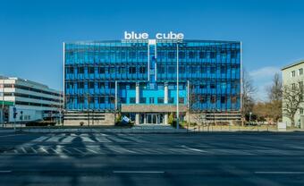 GREEN Cube-bá változik az ikonikus Blue Cube irodaház