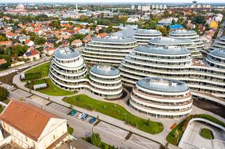 Az IWG új Regus irodaházat nyit Szegeden