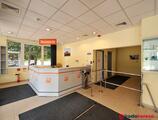 F Épület lobby