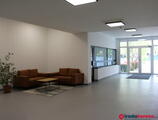 B épület lobby