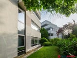 Kiadó iroda Büro Center West