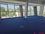 Bérelhető panorámás irodahelyiség