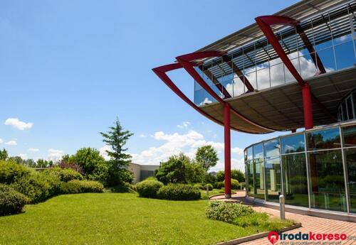 Kiadó iroda World Mall Irodaház és Bevásárlóközpont
