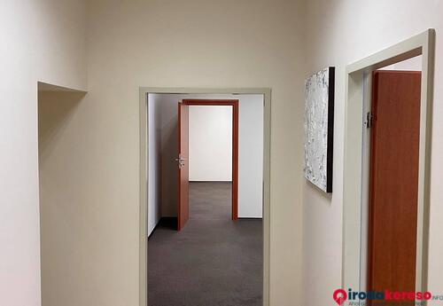 Kiadó iroda 1094. IX. kerületben  Soroksári út Haller utcánál kiadó utcai bejáratos üzlet/iroda helyiség.