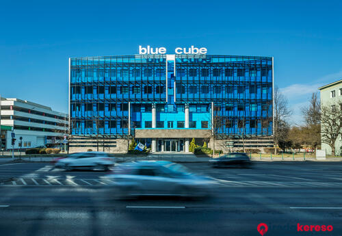 Kiadó iroda Blue Cube