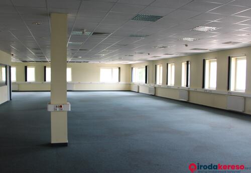 F épület 650 m2 iroda