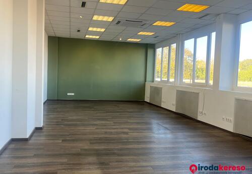 B épület 94 m2 iroda