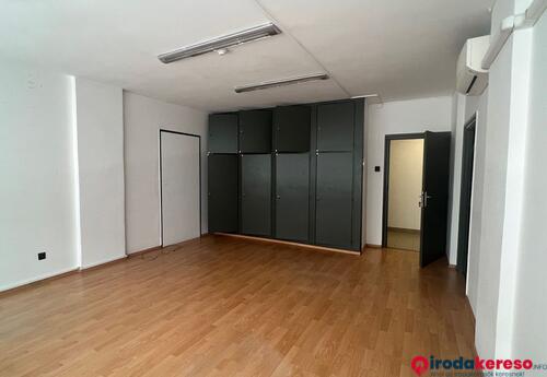 Kiadó iroda IV. Újpest Váci úton  kis méret iroda kiadó.