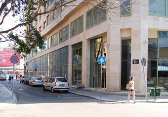 D33 Business Center