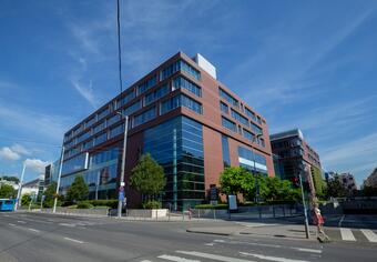 Workspaces, services and support to help you work better in Regus Ujbuda Allee Corner