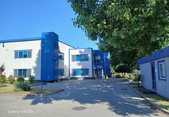 Újpesti ipari parkban 480 nm iroda kiadó