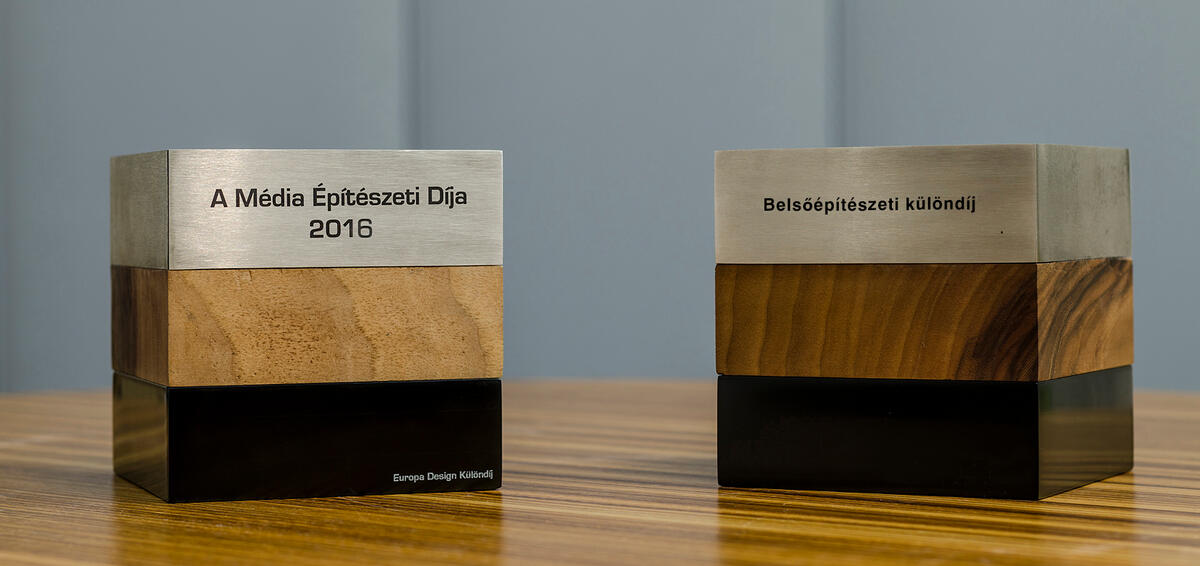 Értékmentés és kortárs közösségi terek: Újjáépített csónakház tervezői kapták az Europa Design Belsőépítészeti Különdíjat a MÉD gálán